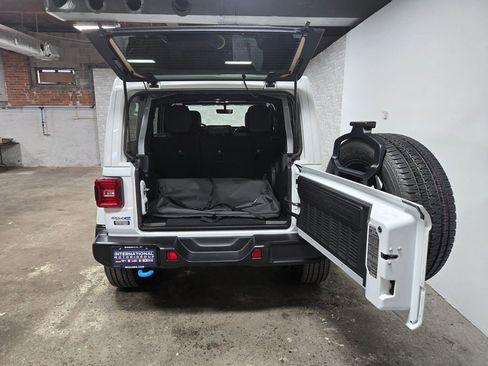 Used 2023 Jeep Wrangler Unlimited Sahara w/ Cold Weather Group image 45