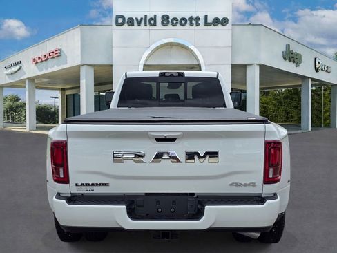 Used 2025 RAM 3500 Laramie AWD/4WD image 7