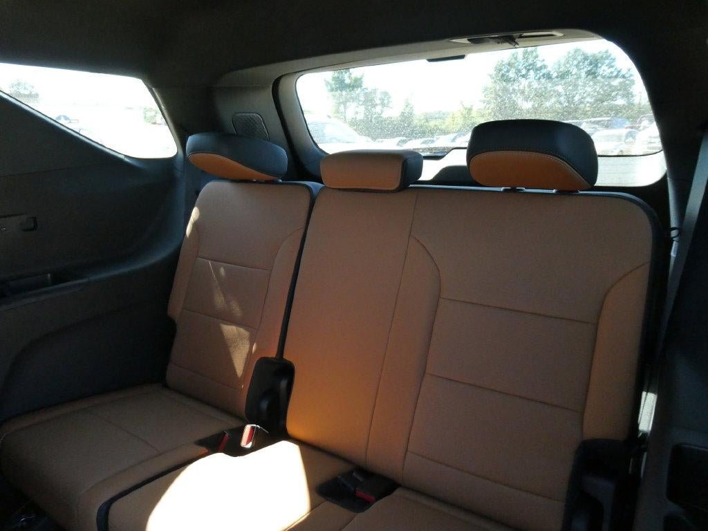 New 2027 Chevrolet Traverse Z71 w/ Enhanced Driving Package AWD/4WD image 14