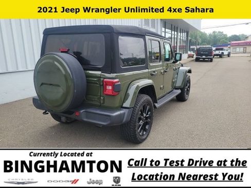 Used 2021 Jeep Wrangler Unlimited Sahara w/ Dual Top Group AWD/4WD image 4