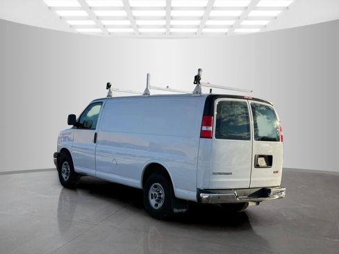Used 2019 GMC Savana 2500 w/ Driver Convenience Package image 7