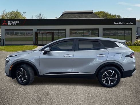 Used 2023 Kia Sportage LX image 2