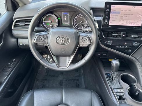 Used 2022 Toyota Camry SE image 16