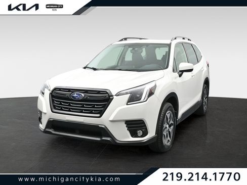 Used 2024 Subaru Forester Premium AWD/4WD image 1