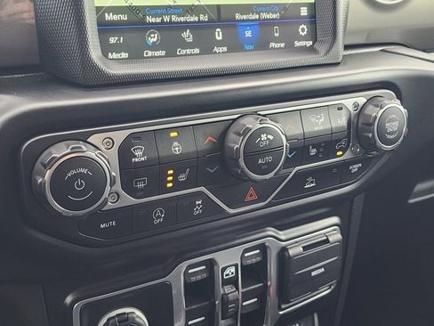 Used 2022 Jeep Wrangler Unlimited Sahara w/ LED Lighting Group image 24