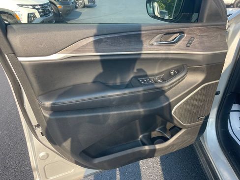 Used 2024 Jeep Grand Cherokee Limited 4xe AWD/4WD image 12