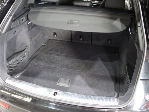 Used 2022 Audi SQ5 Premium w/ Convenience Package image 44