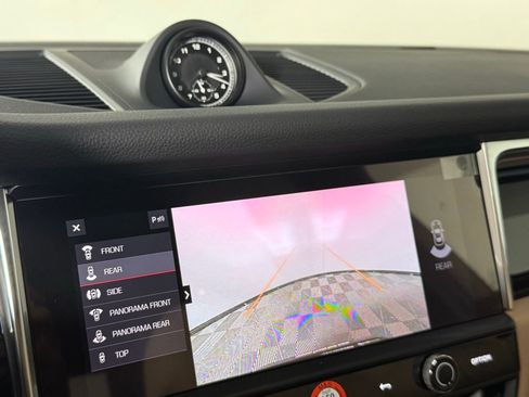 New 2025 Porsche Macan image 33