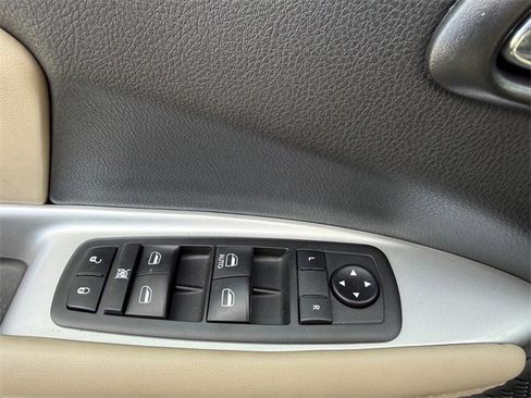 Used 2020 Dodge Journey SE image 27