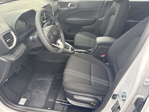 New 2026 Hyundai Venue SEL image 9