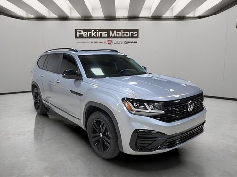Used 2023 Volkswagen Atlas SEL R-Line AWD/4WD image 7