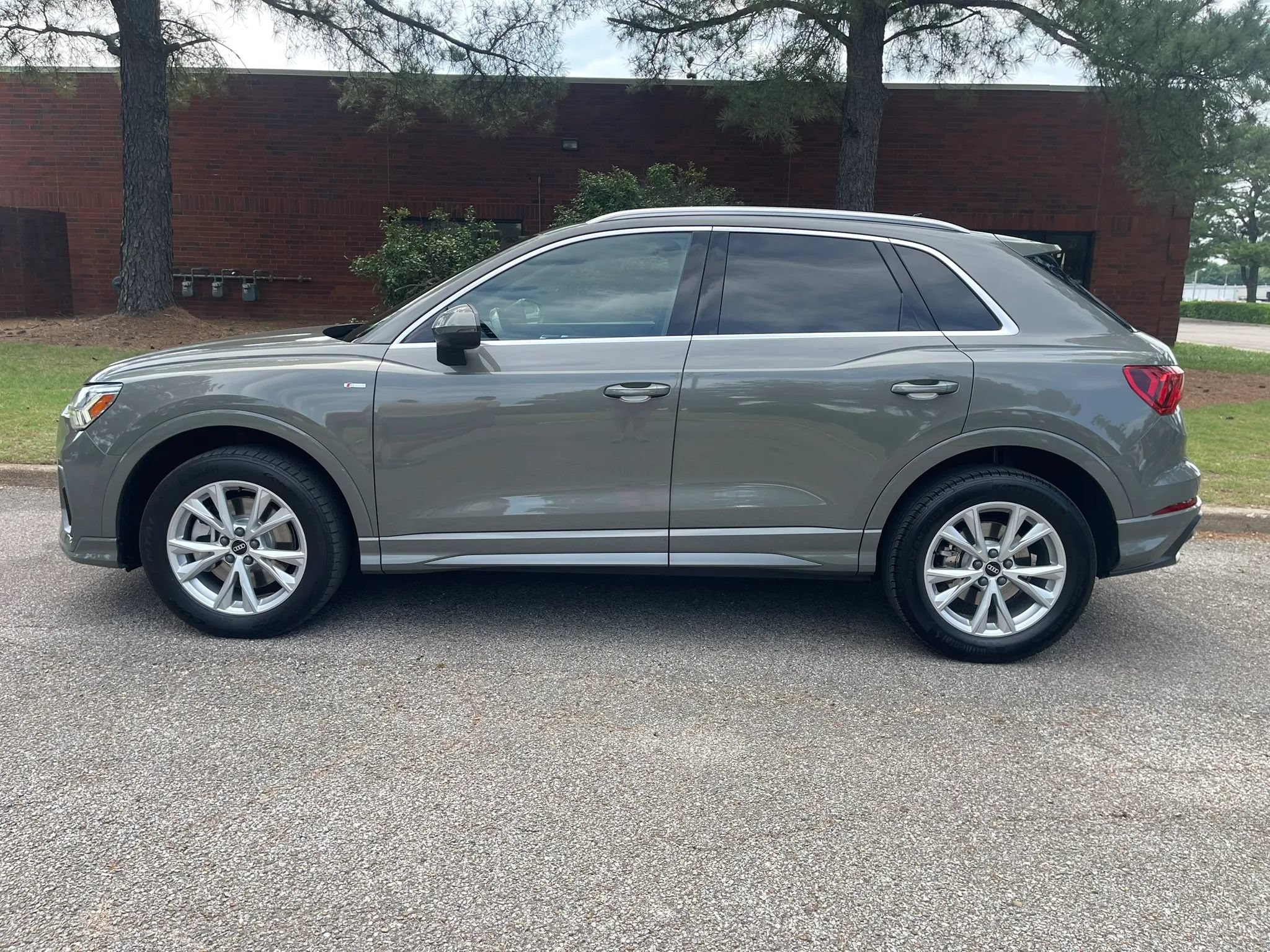 Used 2022 Audi Q3 2.0T Premium Plus AWD/4WD image 2