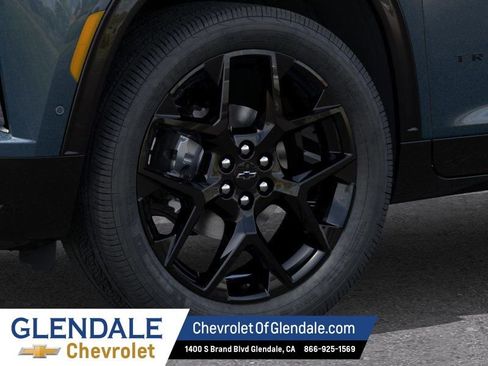 New 2026 Chevrolet Traverse RS w/ LPO, Floor Liner Package FWD image 9