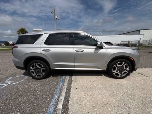 Used 2025 Hyundai Palisade SEL FWD image 2