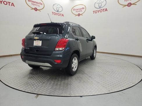 Used 2022 Chevrolet Trax LT w/ Driver Confidence Package image 8