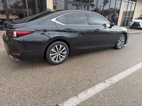 Used 2021 Lexus ES 350 w/ Accessory Package image 4