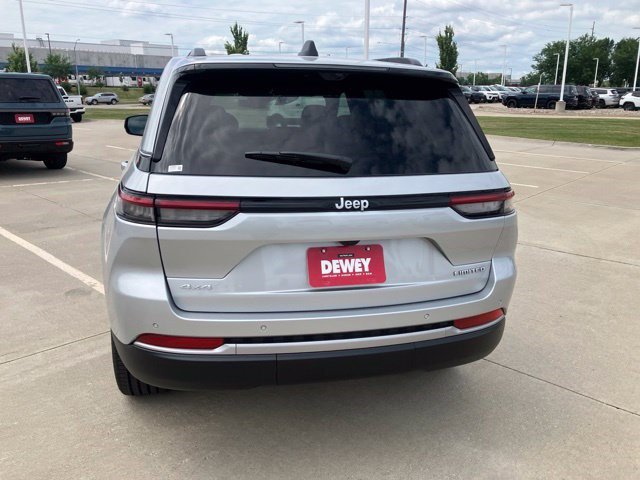 New 2026 Jeep Grand Cherokee Limited w/ Luxury Tech Group II AWD/4WD image 7
