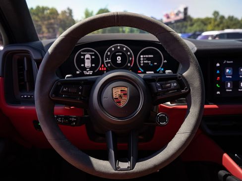 Used 2023 Porsche Cayenne GTS AWD/4WD image 57