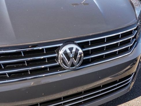 Used 2017 Volkswagen Passat 1.8T R-Line image 4