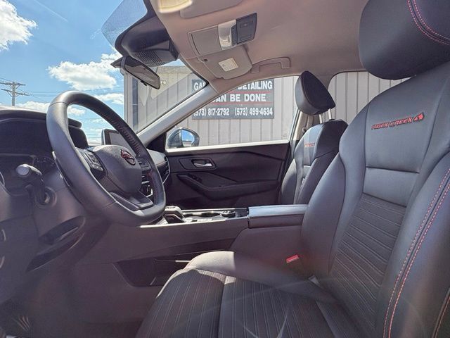 Used 2025 Nissan Rogue SV AWD/4WD image 12