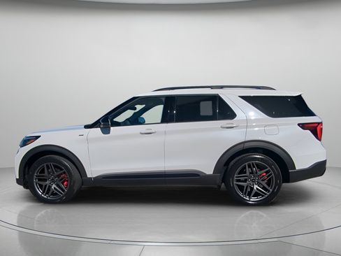 New 2026 Ford Explorer ST-Line w/ ST-Line Street Pack image 17