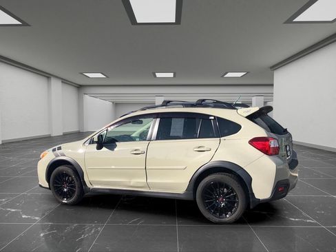 Used 2016 Subaru Crosstrek 2.0i Premium w/ Moonroof Package AWD/4WD image 8