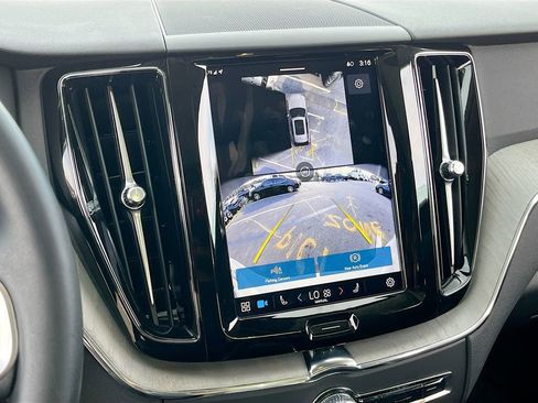 Used 2025 Volvo XC60 B5 Plus image 14