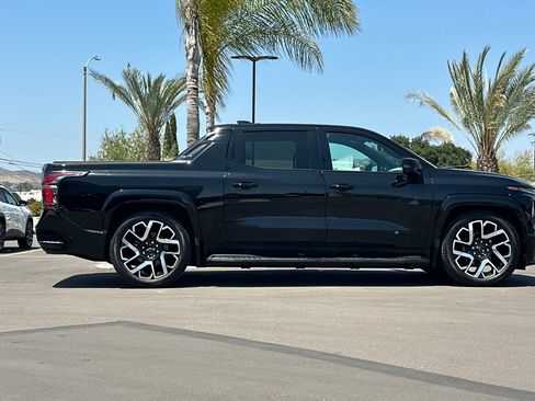 Used 2024 Chevrolet Silverado EV RST AWD/4WD image 3