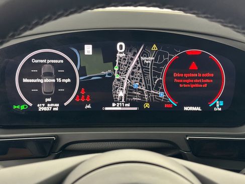 Certified 2024 Porsche Cayenne AWD/4WD image 27