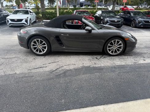 Used 2019 Porsche 718 Boxster RWD image 2