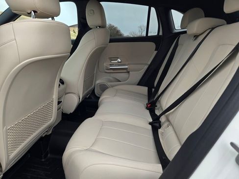 Used 2025 Mercedes-Benz GLA 250 4MATIC image 31