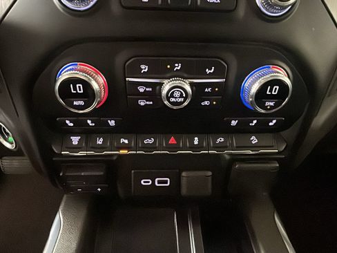 Used 2020 GMC Sierra 3500 Denali w/ Denali Ultimate Package AWD/4WD image 26