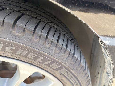 Used 2019 Ford Fusion SE image 7