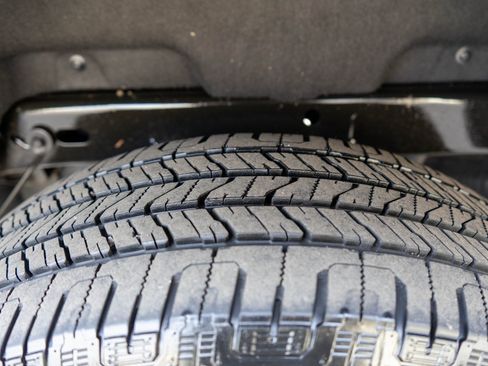 Used 2018 Chevrolet Colorado Z71 image 30