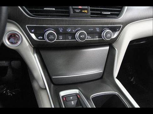 Used 2022 Honda Accord EX-L image 16