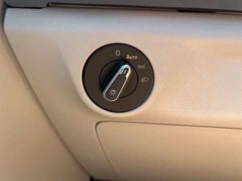 New 2026 Volkswagen Jetta SE FWD image 31