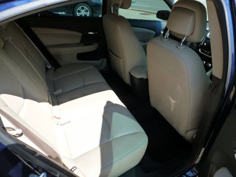 Used 2014 Dodge Avenger SE w/ Quick Order Package 27Z SE V6 image 12