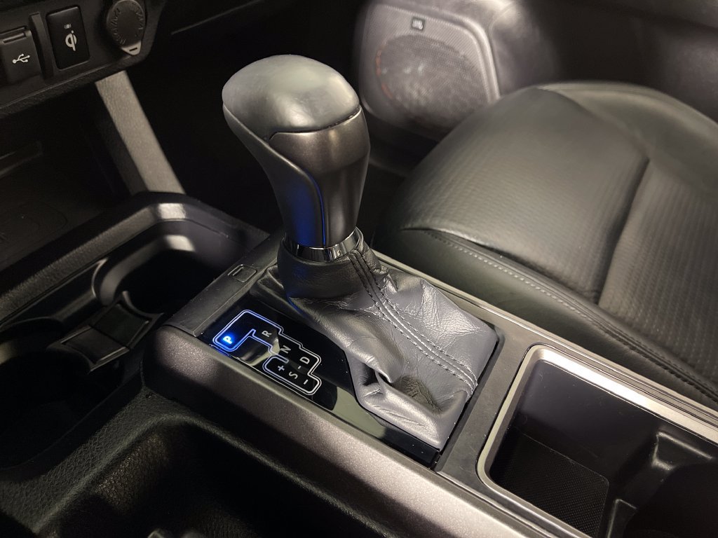 Used 2020 Toyota Tacoma TRD Sport w/ TRD Premium Sport Package AWD/4WD image 22