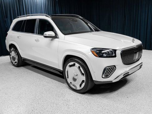 Certified 2024 Mercedes-Benz Maybach GLS 600 4MATIC image 3