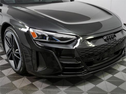 Used 2023 Audi RS e-tron GT w/ Ceramic Brake Package AWD/4WD image 39