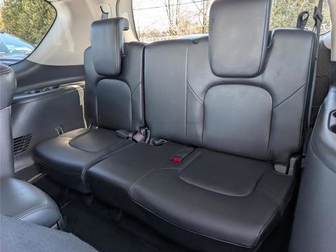 Used 2024 Nissan Armada SL w/ Captain's Chairs Package image 17