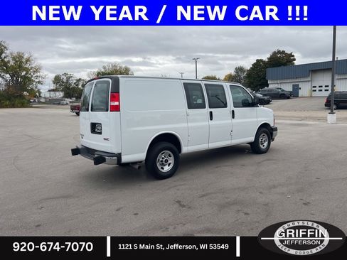 Used 2022 GMC Savana 2500 Work Van w/ Driver Convenience Package image 10