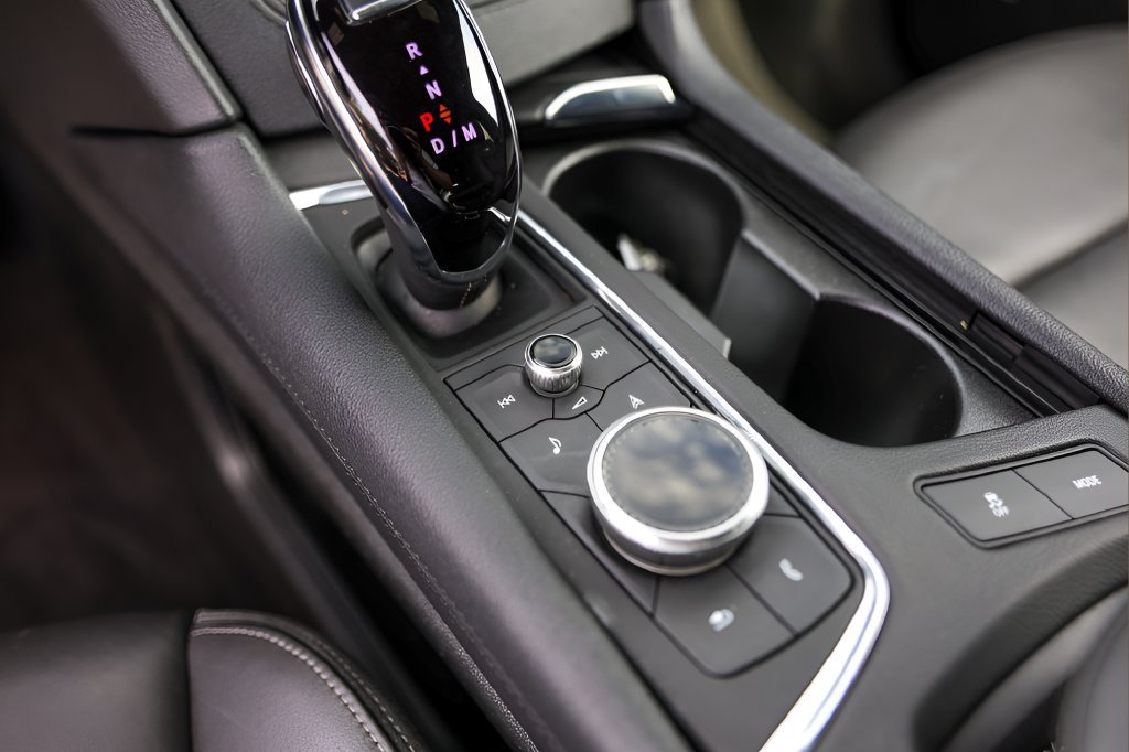 Certified 2025 Cadillac XT6 Premium Luxury FWD image 23