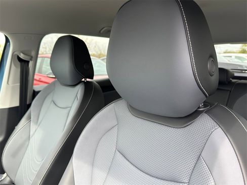 New 2026 Volkswagen Tiguan SE image 13