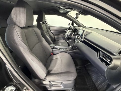 Used 2018 Toyota C-HR XLE FWD image 20