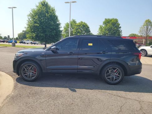 Used 2025 Ford Explorer ST-Line w/ Premium Package RWD image 6