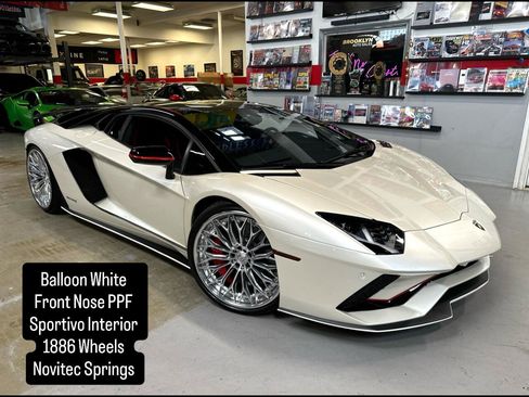 Used 2017 Lamborghini Aventador S image 1