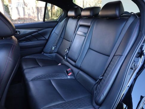 Used 2018 INFINITI Q50 Red Sport 400 w/ Sensory Package (Sport) image 18