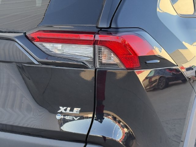 Used 2025 Toyota RAV4 XLE AWD/4WD image 7