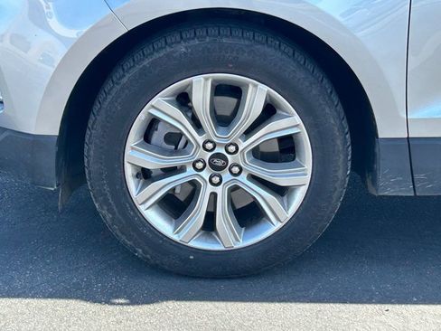 Used 2024 Ford Edge Titanium image 12